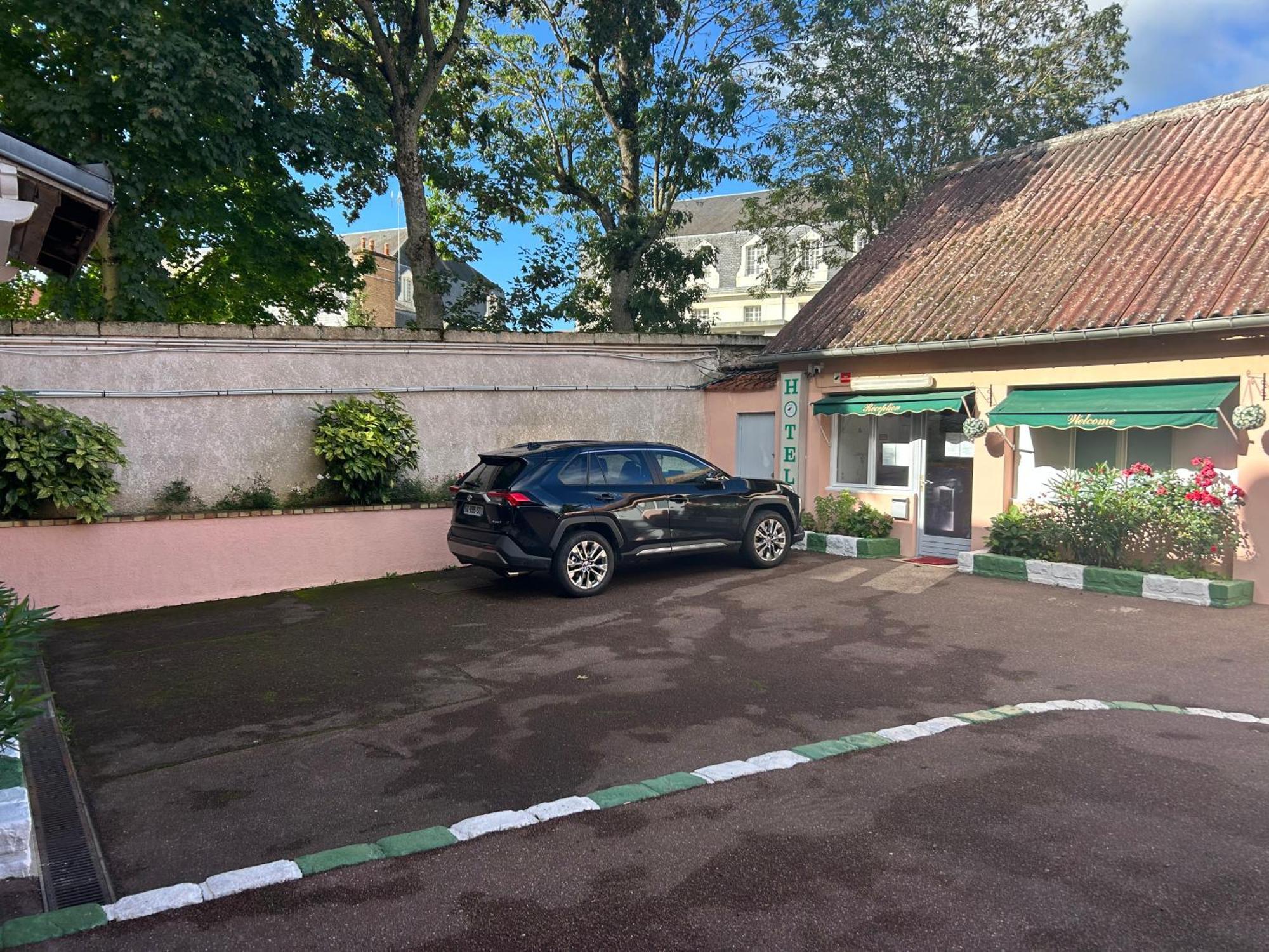 Hotel Saint - Charles Rambouillet Exteriér fotografie
